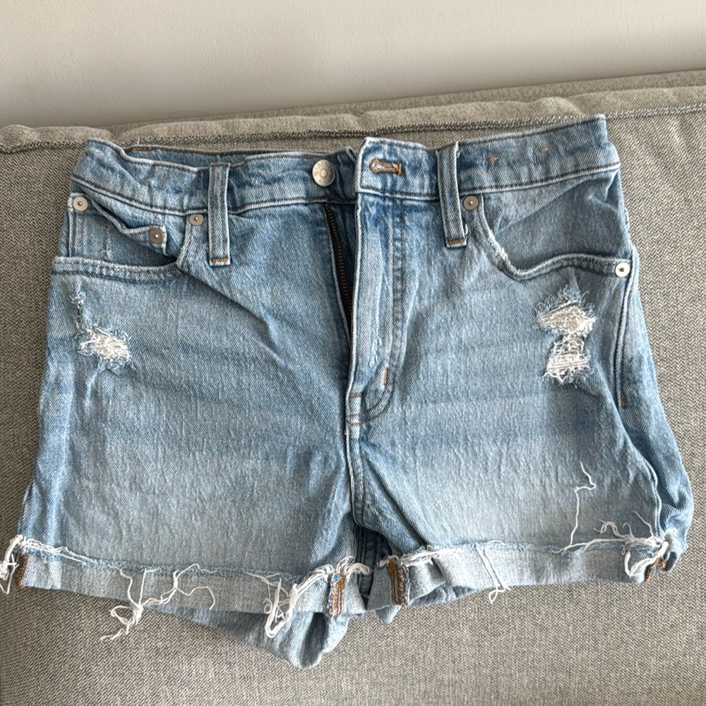 Madewell High-Rise Denim Shorts in Astell Wash 26